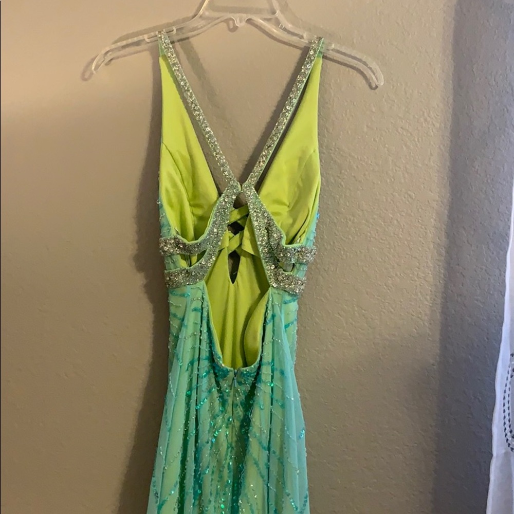 Prom dress - Picture 3 of 3